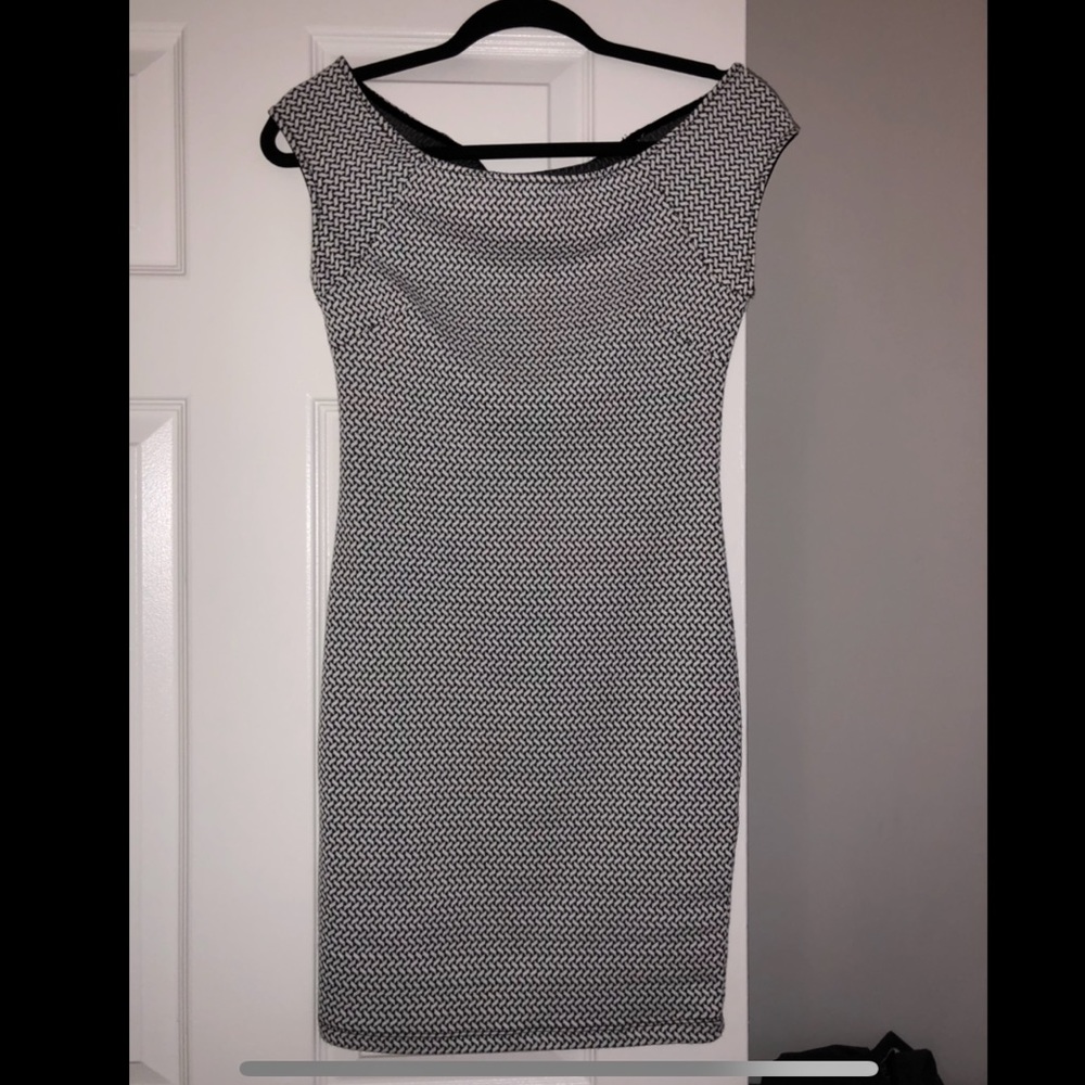 Sinsay Patterned Bodycon Dress